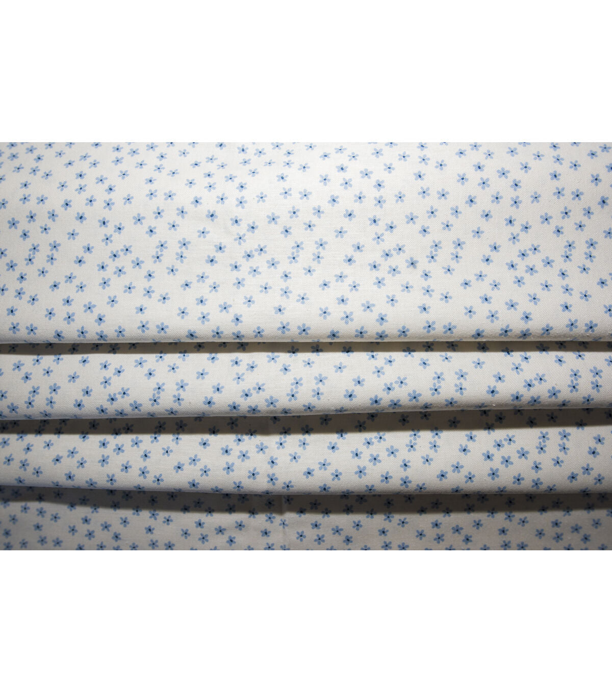 Ditzy Floral Quilt Cotton Fabric by Keepsake Calico