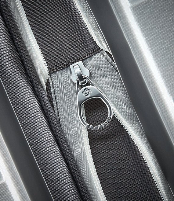Freeform 28 Spinner Suitcase