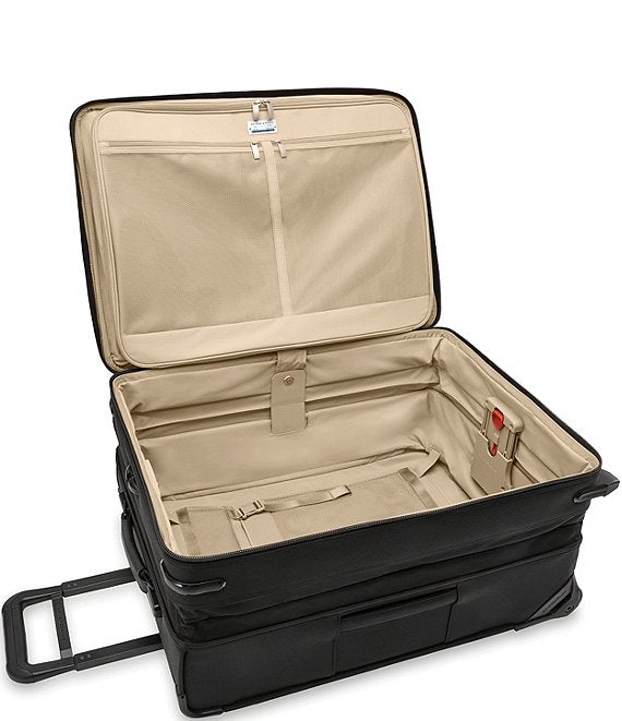 Baseline CX Expandable Medium Upright Expandable Spinner Suitcase