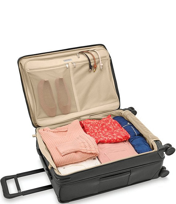 Baseline Medium Expandable Spinner Suitcase