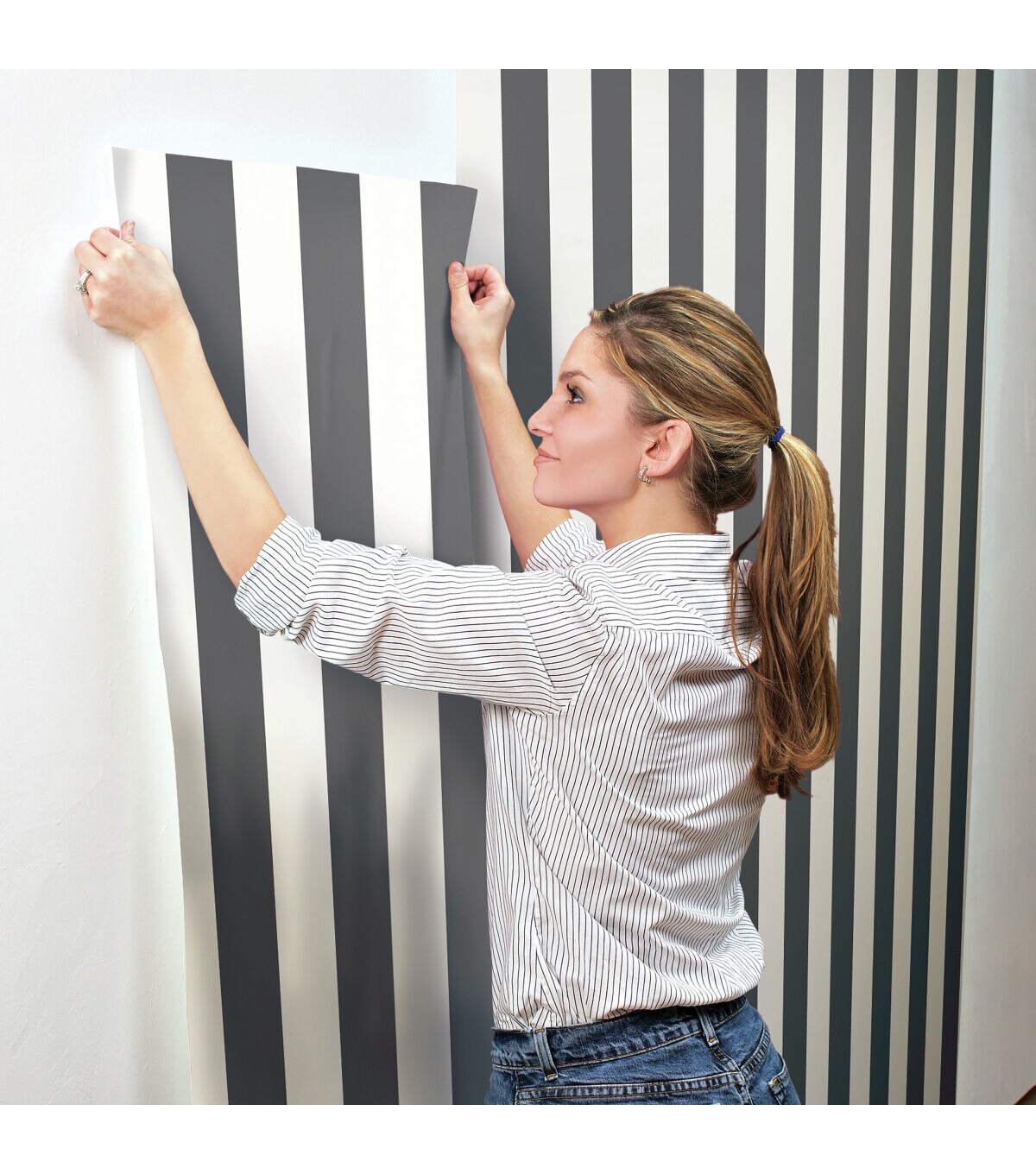 RoomMates Wallpaper Black Awning Stripe
