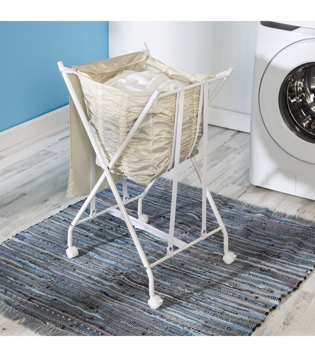 Honey Can Do 18 x 33 White & Natural No Bend Bounce Back Hamper
