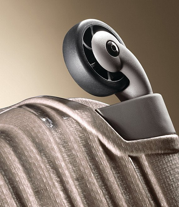 Innovaire Extended Journey 30 Spinner Suitcase