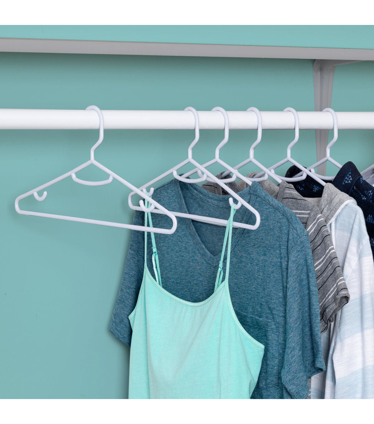 Honey Can Do 15 x 7.5 White Recycled Plastic Hangers 60pk