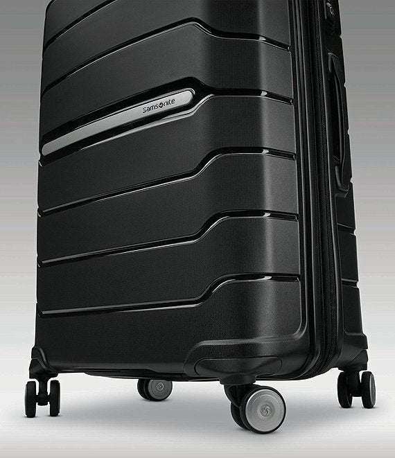 Freeform 24 Spinner Suitcase