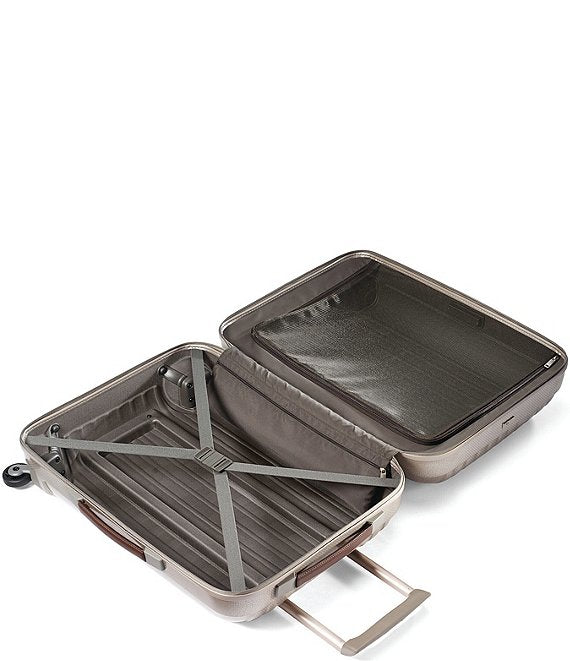 Innovaire Extended Journey 30 Spinner Suitcase