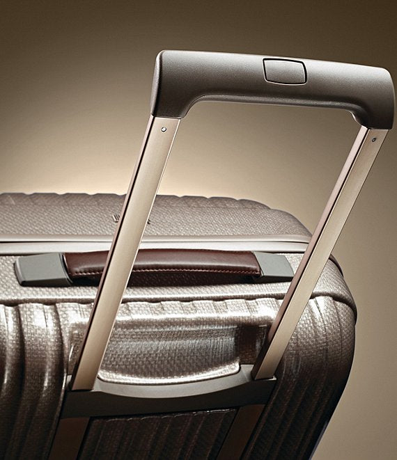 Innovaire Extended Journey 30 Spinner Suitcase