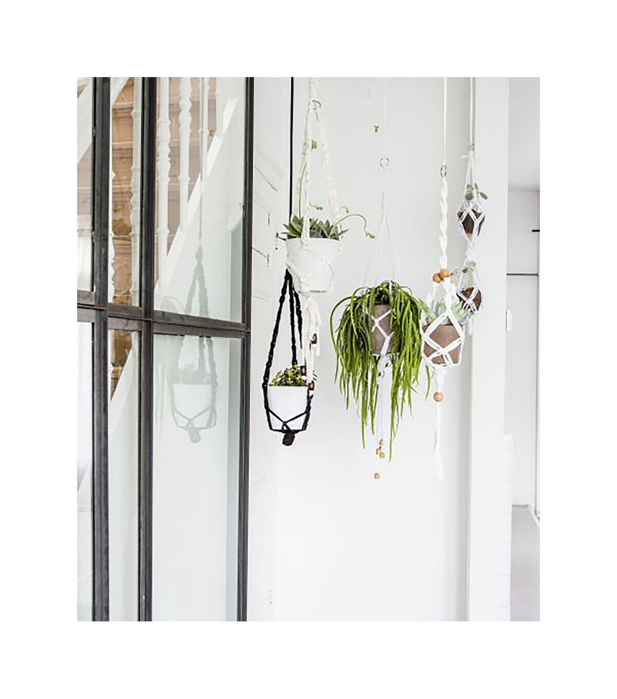 Hoooked Zpagetti Black Macrame Hanging Basket Kit