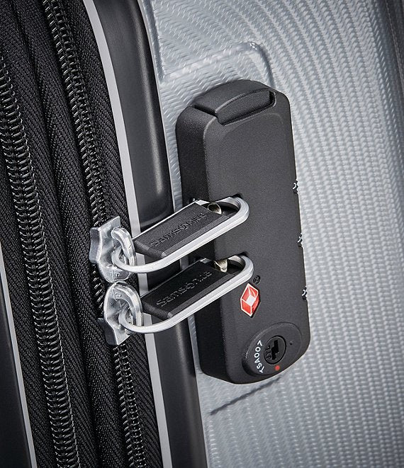 Winfield 3 DLX Medium Spinner Suitcase