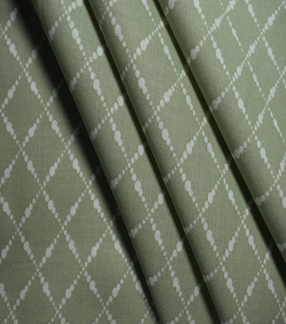 Diamond on Sage Quilt Cotton Fabric by Quilter's Showcase